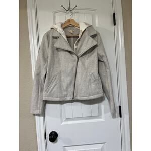 Hem and thread jacket